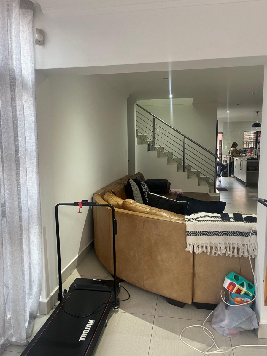 4 Bedroom Property for Sale in Heuwelsig Free State